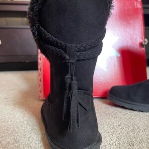 Brand New short faux shearling tassel boot